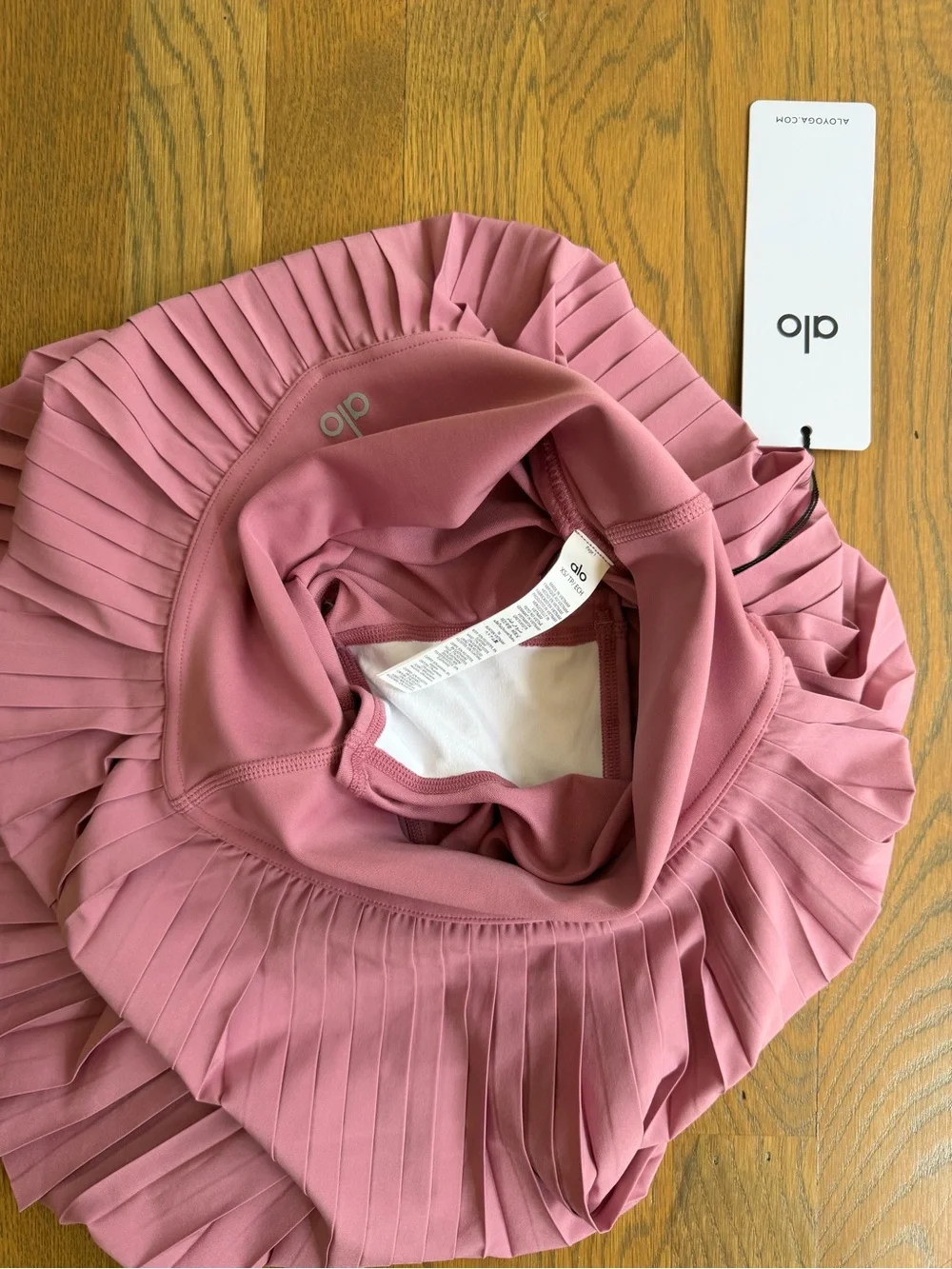 ALO Yoga new tag